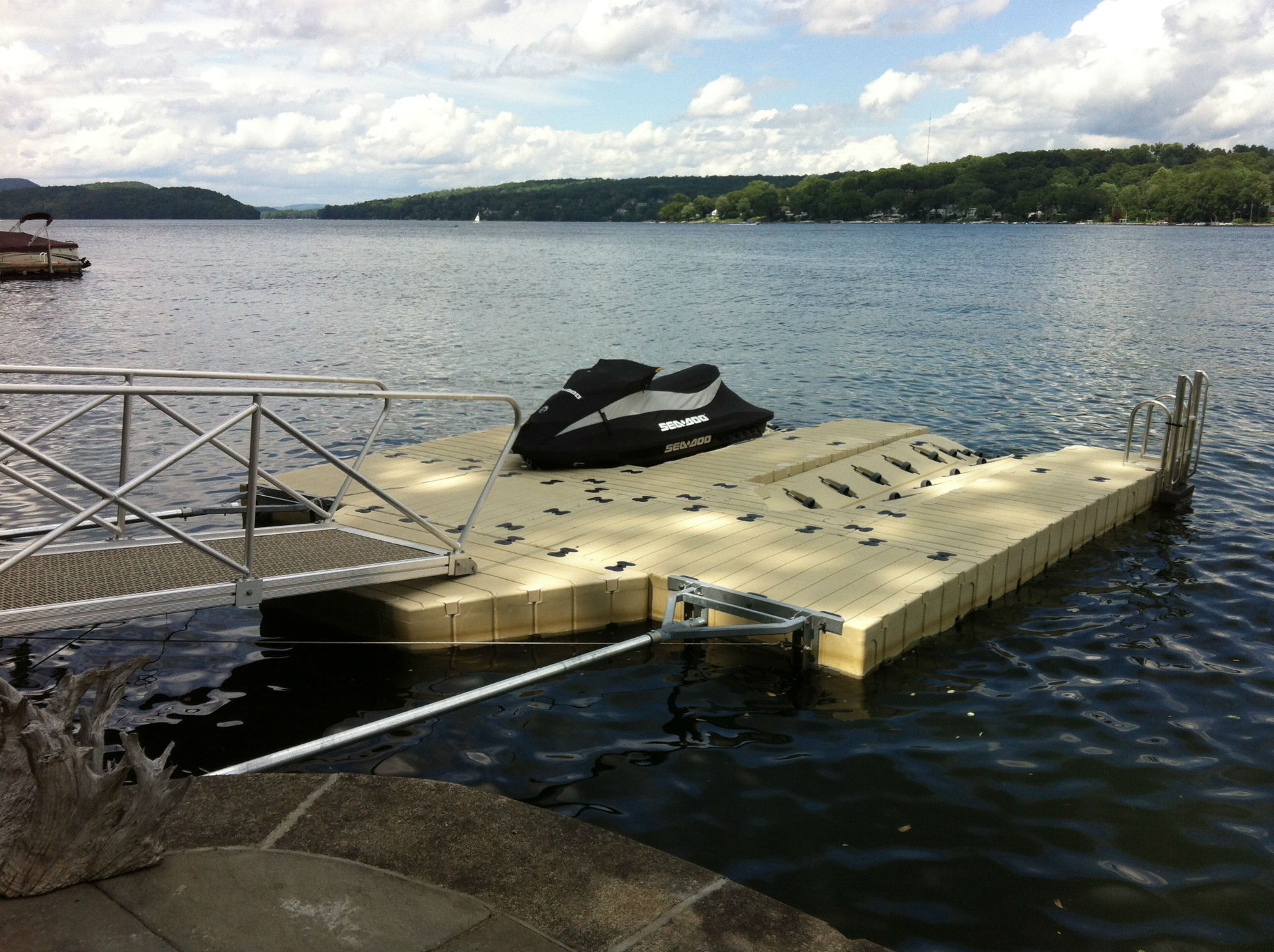 Stiff Arm Dock System | FWM Docks & EZ Dock Northeast